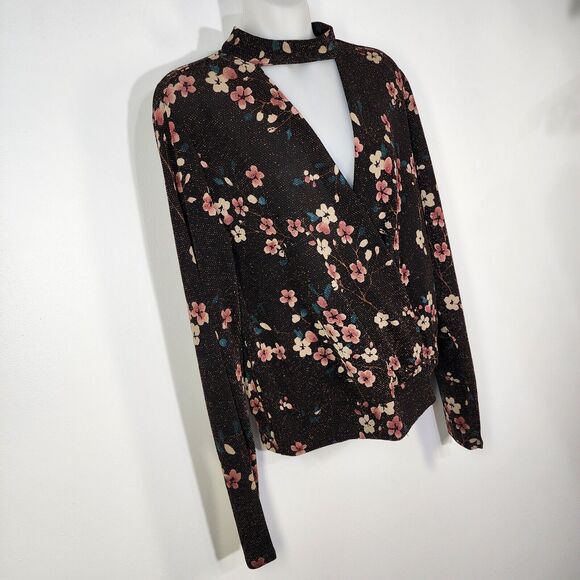 BKE Boutique Buckle Top Blouse Womens Large Black Wrap Floral Choker Metallic - Picture 6 of 12